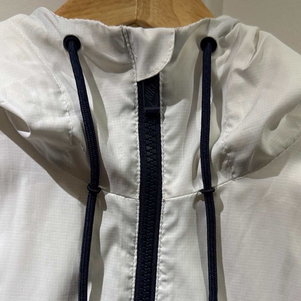 Nike Colorblock Windrunner Jacket - Picture 3 of 5